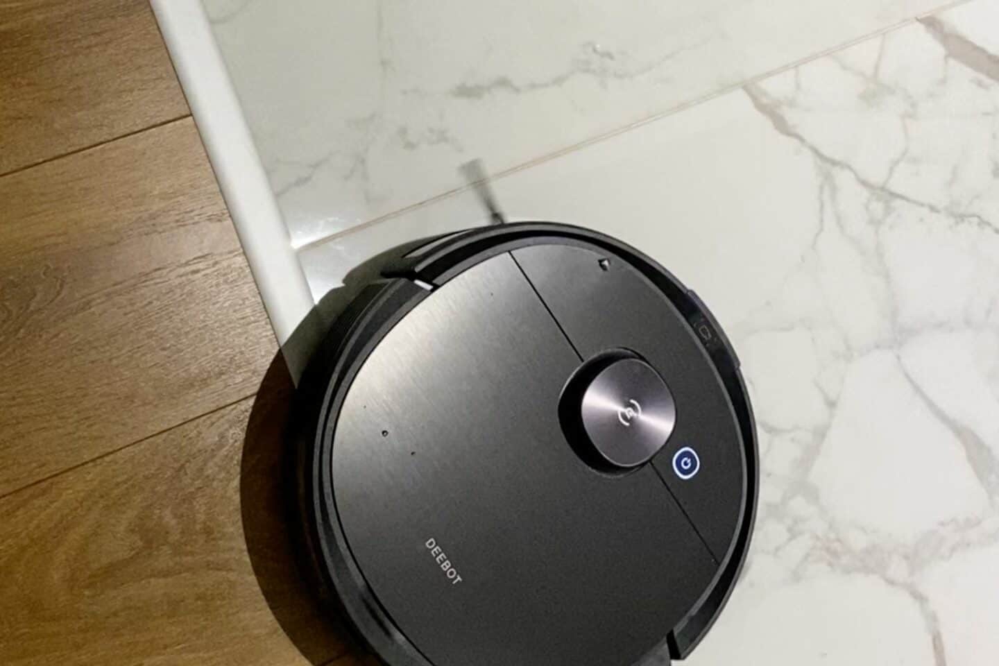 Der Ecovacs Deebot OZMO T8 AIVI im Test 2024: Zuverlässige Putzhilfe mit wachsamen Augen